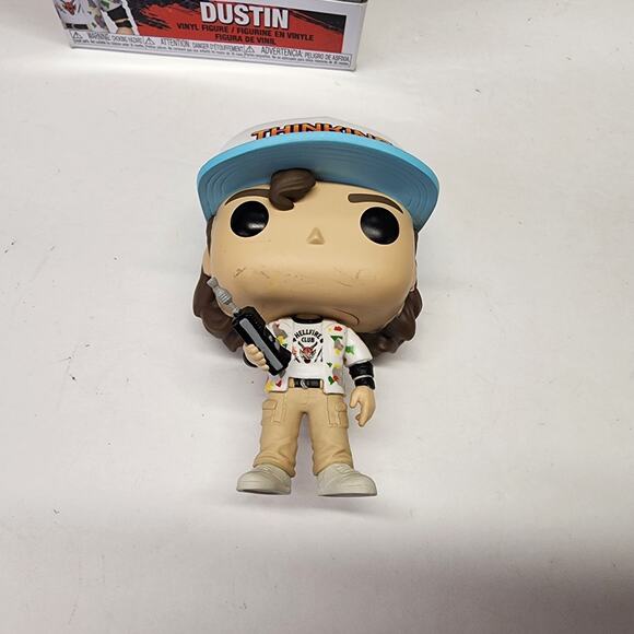 Funko Pop! Stranger Things: Dustin (#1240) Thinking Cap Hellfire Club Tshirt - Picture 2 of 14